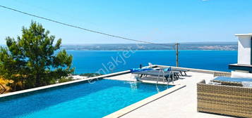 Villac Onur'dan Akbkte Satlk Full Deniz Manzaral Full Eyal 3+1 Lx Villa