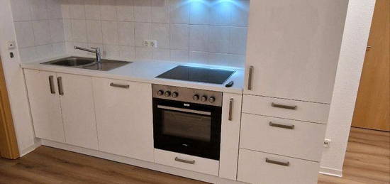 Kleine gemütliche Wohnung mit Einbauküche