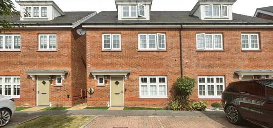 4 bedroom semi-detached house