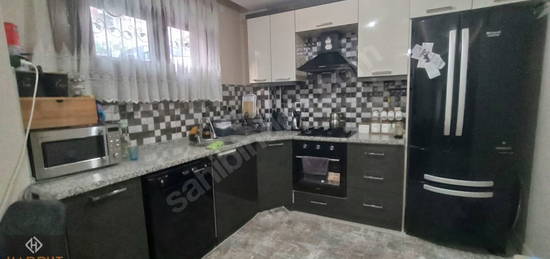 GÜLYAKA MAH.EBEVEYN BANYOLU 2+1 ARA KAT SATILIK DAİRE