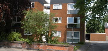 Flat to rent in Cranbourne Court, Cranbourne Road, Stockport SK4