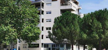 Port Marianne - Type 2 libre, terrasse et parking