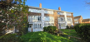 Maisonette for sale in Denmark Gardens, Carshalton SM5