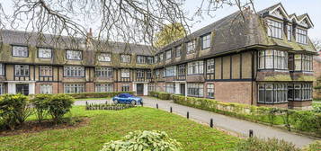 Flat for sale in Cambridge Park, Twickenham TW1