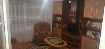 Vand apartament 2 camere decomandat etj 3/4 zona Piata Crang