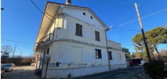 Casa o villa all'asta in via dei Romani