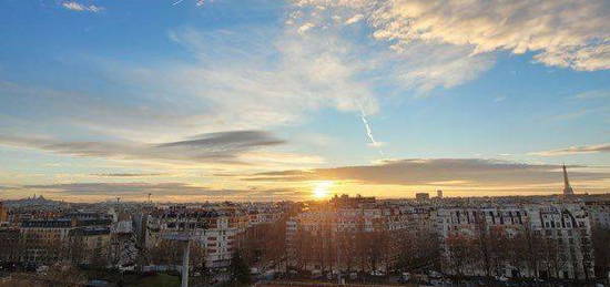 Dernier étage ascenseur : balcon vue panoramique