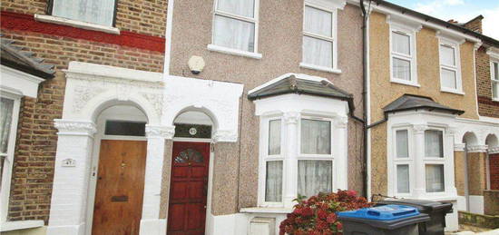 Terraced house to rent in Watcombe Road, London SE25