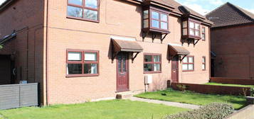 Flat to rent in Whitby Avenue, York YO31