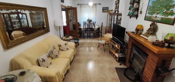 Chalet adosado en venta en calle Comarca de la Jara