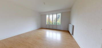 Appartement  à louer, 4 pièces, 3 chambres, 70 m²