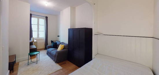 Studio meublé  à louer, 1 pièce, 32 m², Étage 4/0