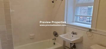 31 Park Dr Unit 18P, Boston, MA 02215