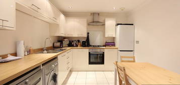 3 bed town house to rent