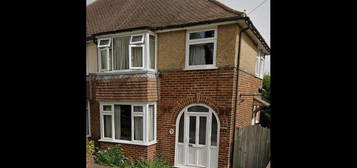 3 bed semi-detached house to rent