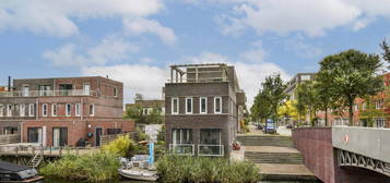 Emmy Andriessestraat 381