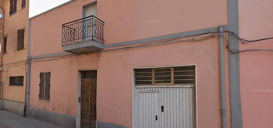 Casa indipendente con cortile interno