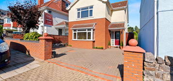 4 bed detached house for sale