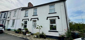 4 bed end terrace house for sale