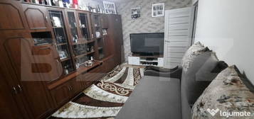 Apartament 3 camere,gradina si parcare, 52 mp, Aleea Postava