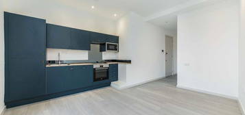 Flat for sale in Grove Vale, London SE22