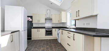 Flat to rent in Byker Bridge, Newcastle Upon Tyne NE1