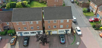 3 bed semi-detached house for sale