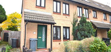 Studio to rent in Stephenson Court, Osborne Street, Slough, Berkshire SL1