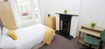 4 bedroom terraced house