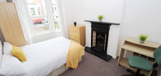 4 bedroom terraced house