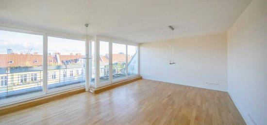 Regensburger am Vicki: 3 Zi-Penthouse mit Terrasse EBK Aufzug u. TG