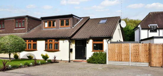 5 bedroom semi-detached house for sale