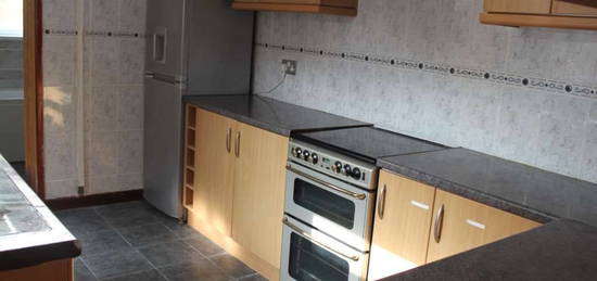 5 bed terraced house to rent