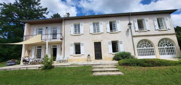 Maison 2 étages meublée  à louer, 8 pièces, 5 chambres, 224 m²