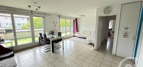 Location appartement 4 pièces 100 m²