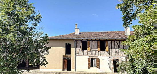 Ferme à rénover entièrement à 8km de LAVAUR