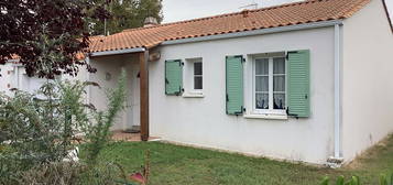 Maison de plain-pied  à louer, 3 pièces, 2 chambres, 73 m²