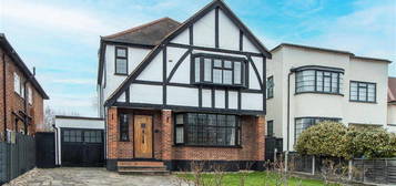 4 bedroom detached house to rent