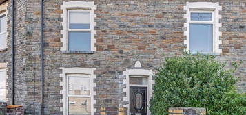 5 bedroom terraced house to rent