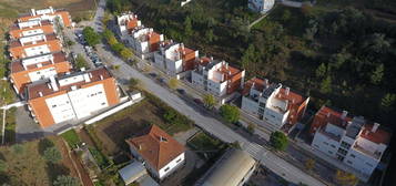 Arrendamento de Apartamento T1  na rua Vale de São Miguel, 3 Lote