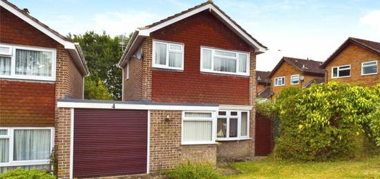 3 bedroom link detached house for sale