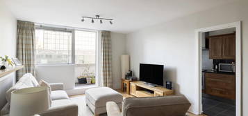 Flat for sale in Rennie Court, Upper Ground SE11