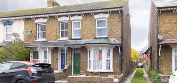 Flat for sale in Belmont Road, Whitstable CT5