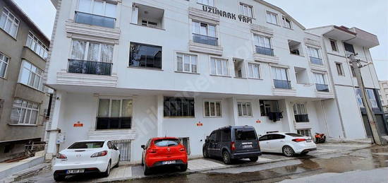 GEBZE ADEMYAVUZ KAPALI PAZAR YANINDA SATILIK 3+1 DAİRE