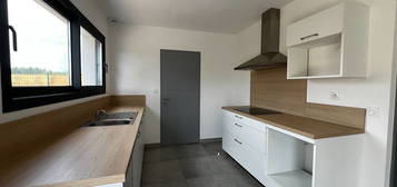 A LOUER - LAVERNOSE LACASSE - Maison 4 pièces 98 m² avec cuisine équipée, climatisation réversible et garage - G1200-LOC