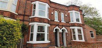 6 bed semi-detached house to rent