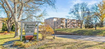 3155 Old Highway 8 Apt 309, Roseville, MN 55418