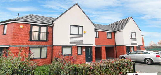 Terraced house to rent in Turnstone Road, Walsall WS3