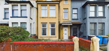 Flat to rent in Lord Street, Blackpool FY1