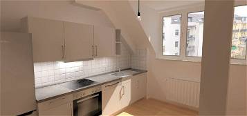 !! NEUE Einbauküche, 3-Zimmer-Dachgeschosswohnung mit Laminat im Stadtteil Schlosschemnitz !!
